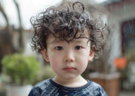 小男孩写真照,小男孩写真照中的纯真瞬间